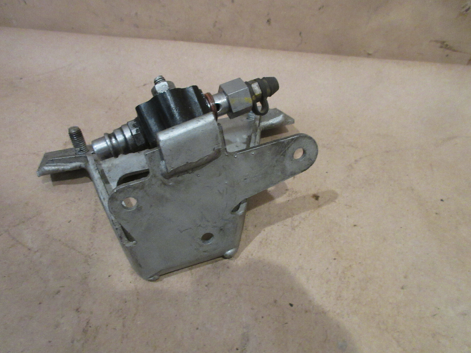 Maserati GranTurismo F1 Gearbox Quick Disconnect With Bracket PN 260542