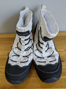 sketchers white boots