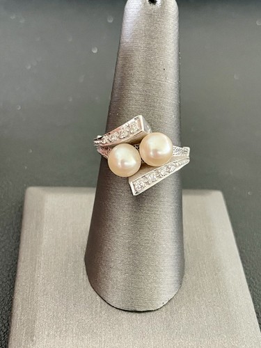 14K White Gold Pearl and Diamond Ring (A9)