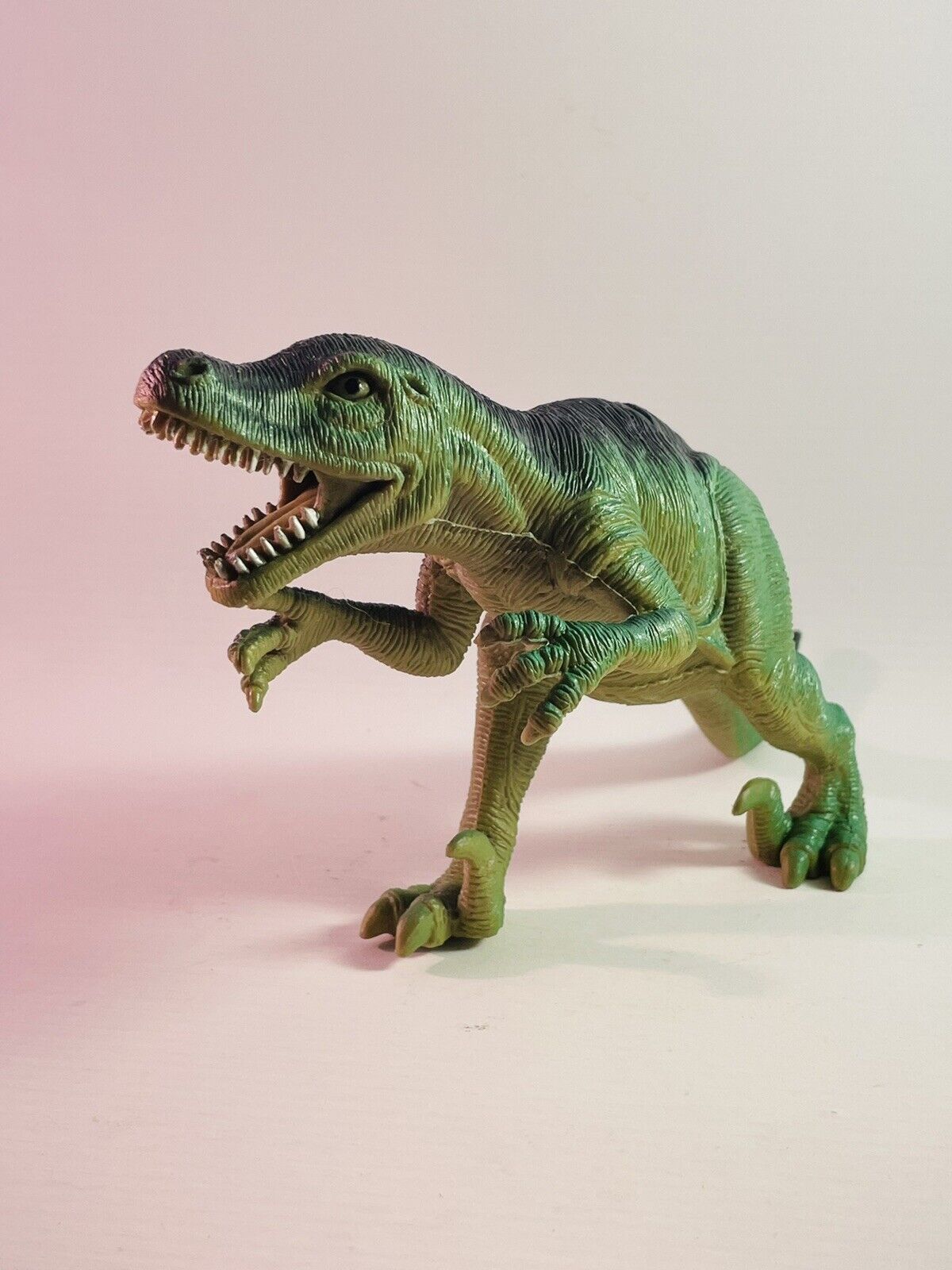 Tyrannosaurus Dinosaur T-rex 8” 売店 Figure Plastic 限定価格セール！ Green Toy