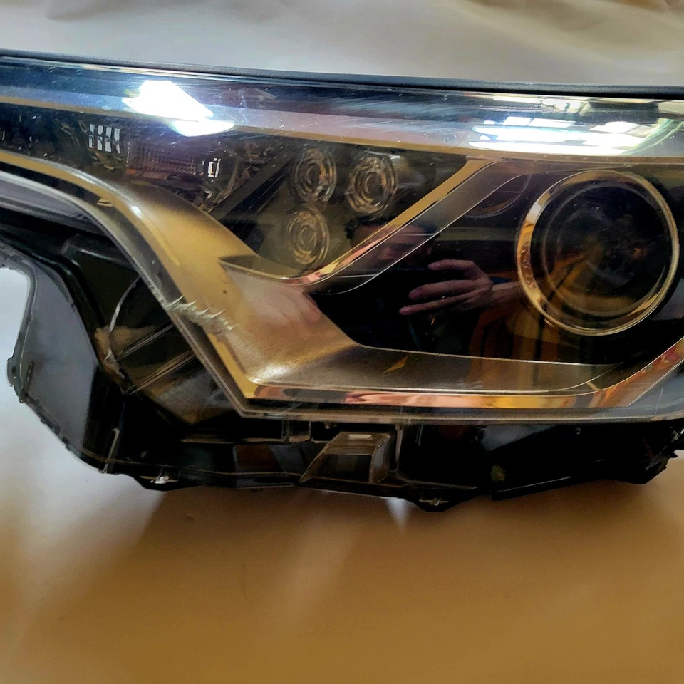 Светодиодная фара со стороны водителя TOYOTA CHR C-HR США 2017, 2018, 2019 от оригинального производителя б/у - Изображение 3 из 4