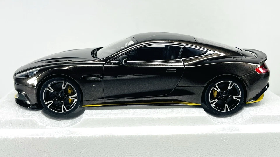 1/18 Autoart 70273 ASTON MARTIN VANQUISH S 2017 (KOPI BRONZE) Rare New Model - Image 4 of 4