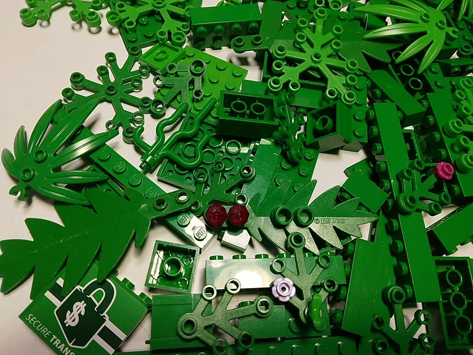 Лот LEGO 200 зеленых и ярких деталей кирпичики растения 2423 листья мусорные баки 2417 745 - Изображение 3 из 4