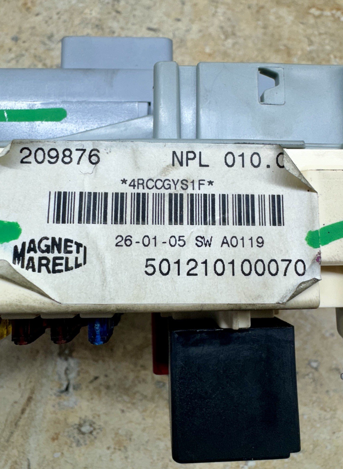 15K 2005 Maserati Quattroporte M139 BCM Body Control Module Fuse Box 209877 876