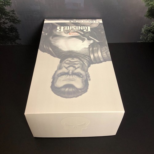 SIDESHOW COLLECTIBLES - MARVEL THE PUNISHER 1/6 SCALE FIGURE - Picture 4 of 23