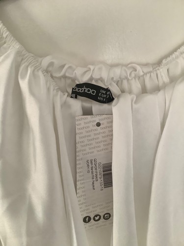 Boohoo Ivory Satin Bardot Frill Sleeve Playsuit, new with tags - Picture 5 of 5
