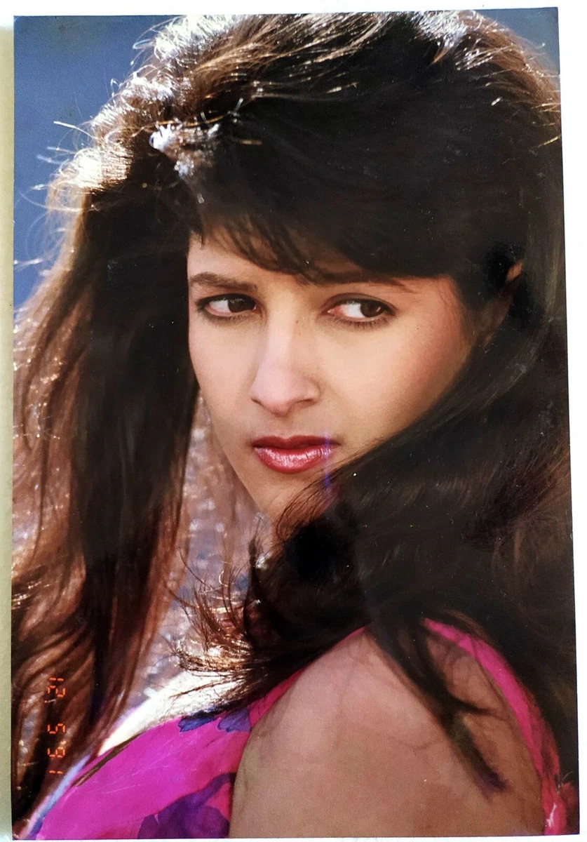 837px x 1200px - Bollywood Actor Twinkle Khanna Rare Photo Photograph 17 X 25 cms India Star  | eBay