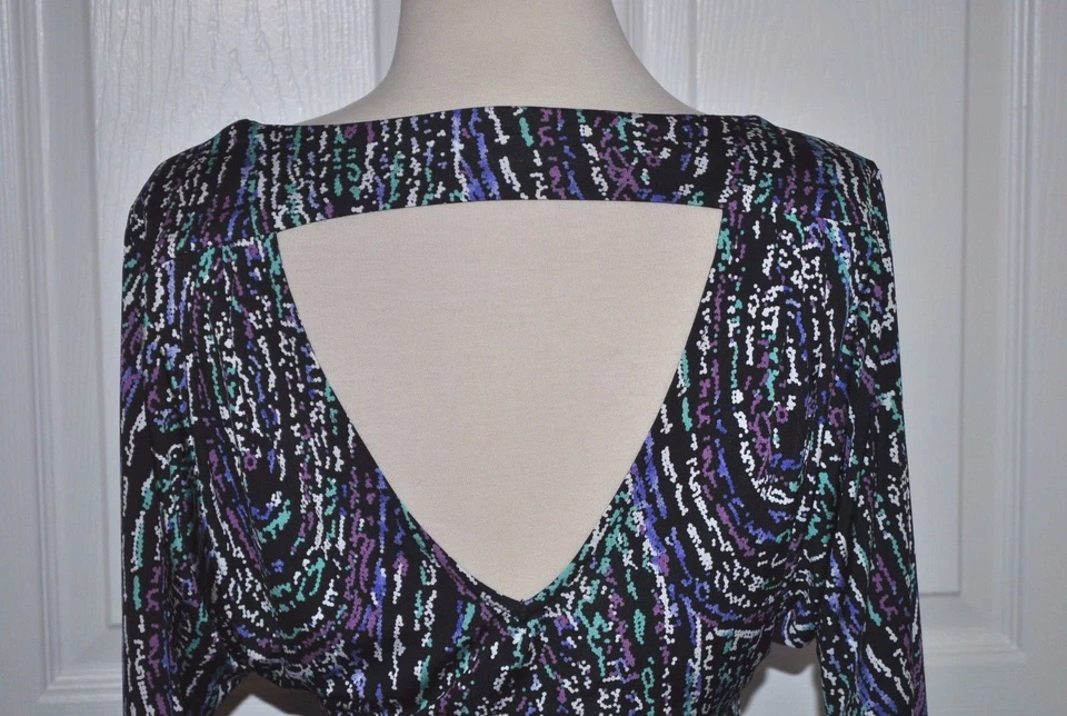 XOXO Multi-color SILKY STRETCH JERSEY FAUX WRAP DRESS Small  - Image 4 of 4