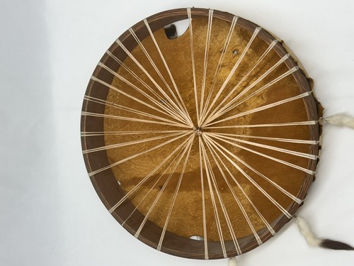 Vtg NATIVE AMERICAN Hand Held Animal Skin Drum 16”x 3” Signed & Dated - Picture 13 of 17