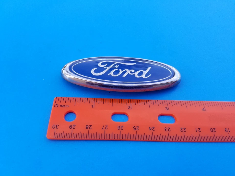 92 93 94 95 96 97 FORD THUNDERBIRD TAPA TRASERA EMBLEMA LOGOTIPO INSIGNIA SÍMBOLO USADO (1997) Foto 2 de 3