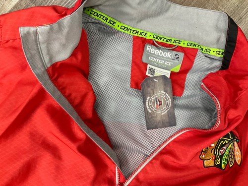 REEBOK NHL BLACKHAWKS JACKET SZ XXL USED Small Pin Hole - Picture 3 of 6