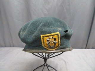 VIETNAM WAR US ARMY SPECIAL FORCES GREEN BERET W/ 1ST SF FLASH DATED 1967