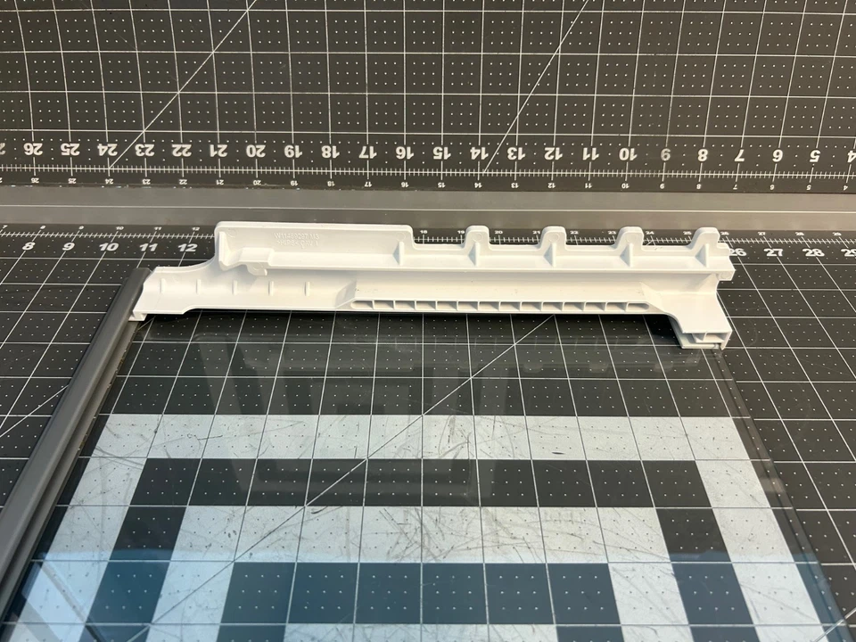 Whirlpool Maytag Refrigerator Cover Crisper Glass Shelf P# W11688707 W11495083 - Image 3 of 4