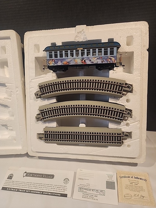 Hawthorne Village Magic Of Disney Express Train Baggage Car 1920-40 Bachmann