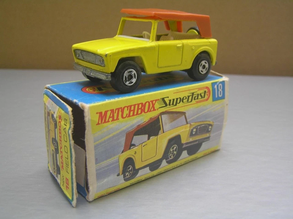 Matchbox Superfast MB18 Field Car Near Mint with Clean but damaged Box - Image 2 of 4