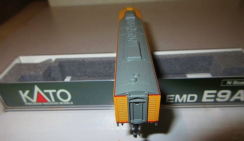 KATO N SALE #176-5324 E9A UNION PACIFIC ROAD # 949 - Image 4 of 4