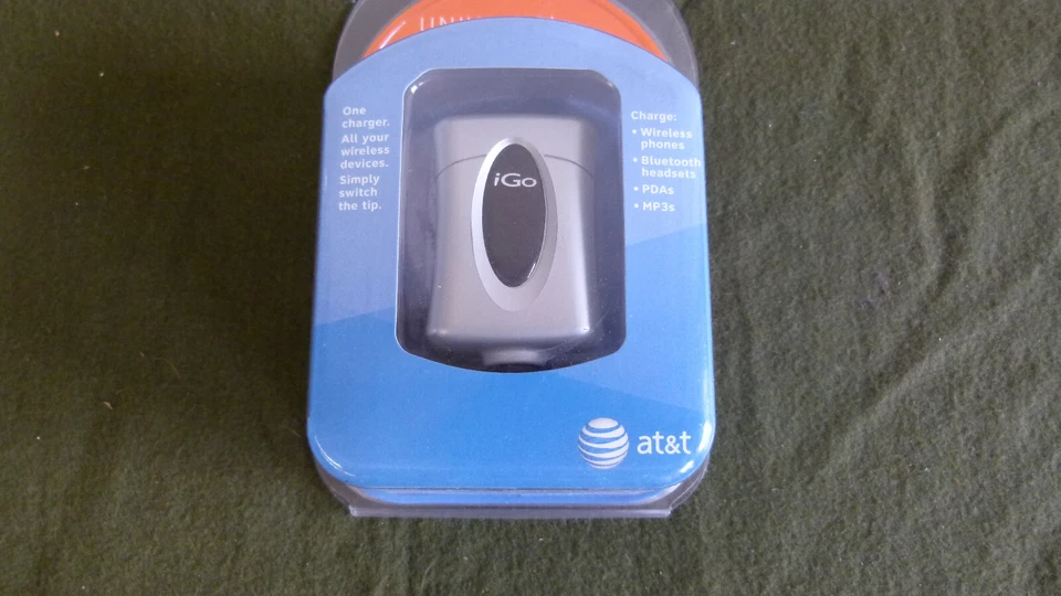 iGo Universal Wall Power Charger Wireless Phones, Bluetooth Headsets, PDAs, MP3s - Image 2 of 4