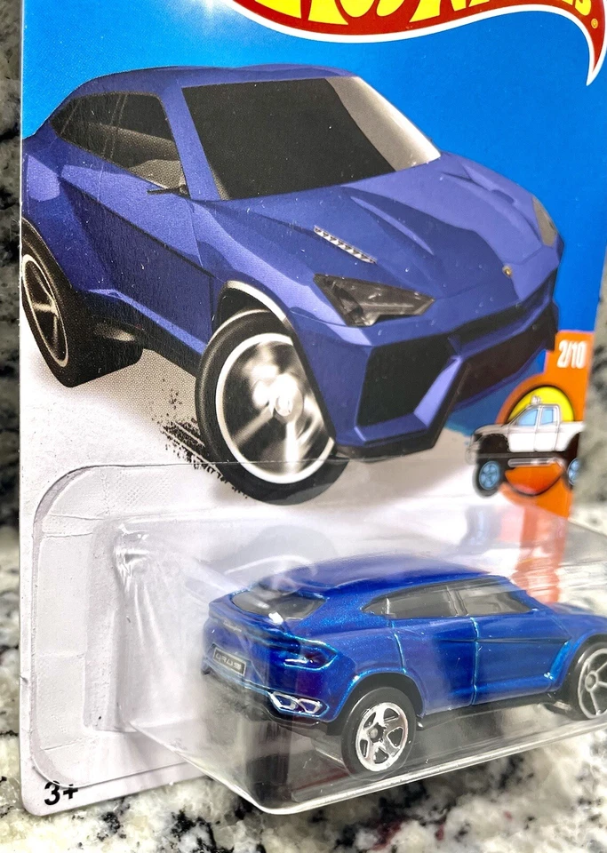 Lamborghini Urus 2016 Hot Wheels “Error” Variation azul HW Hot Trucks SUV 2/10 Foto 2 de 4