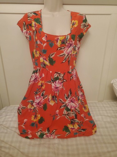 Nuevo Sin Etiquetas Yumi Kim Rojo Floral Cuello Cuadrado Mini Vestido, Para Mujer Mediano - Imagen 2 de 8