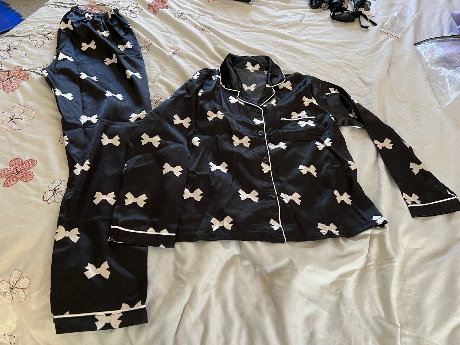Picture 1 of 3