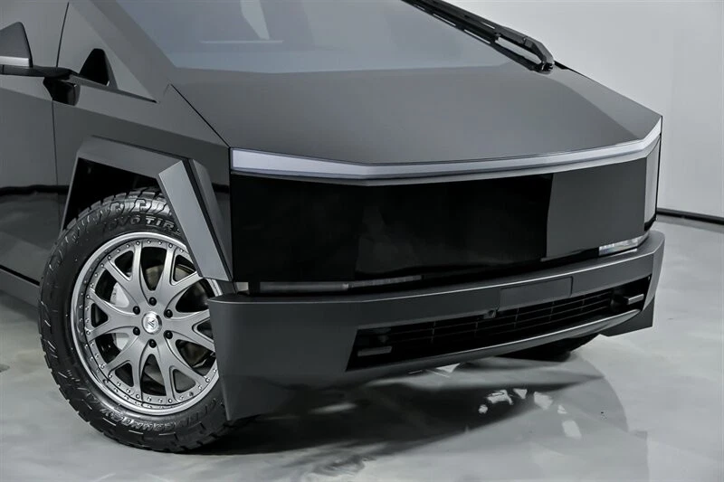 Tesla Cybertruck Cyberbeast 2024 Foto 2 de 4