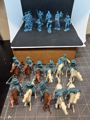 MARX 7th CAVALRY FOOT PLAYSET SOLDIERS VINTAGE FORT APACHE Lot Of 24 W/11 Horses