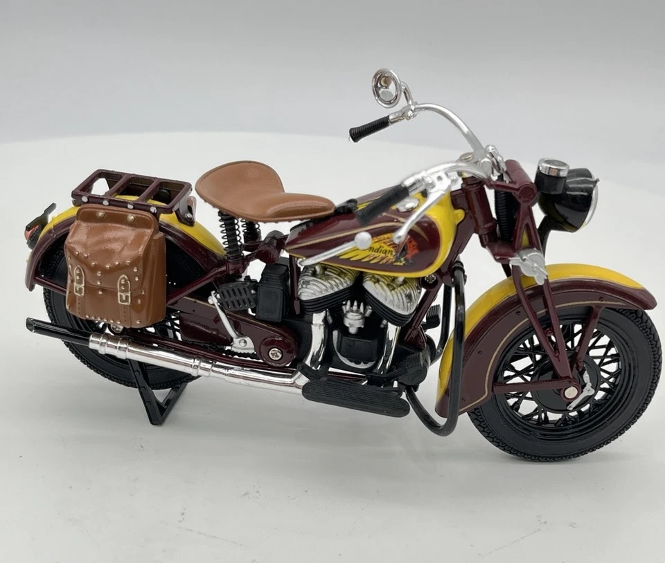 Newray 1:12 Scale Indian Sport Scout 1934 Model Toy  - Image 3 of 4