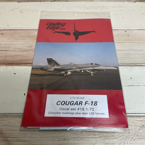 Lot de décalcomanies bord d'attaque avec résine LEX CLÔTURES #18.1.72 COUGAR F-18, 1/72, (RARE)