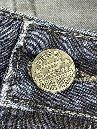 DIESEL Premium Jeans Men's Blue Straight Leg Zip Fly Pockets Stretch Size 34 - Picture 4 of 17