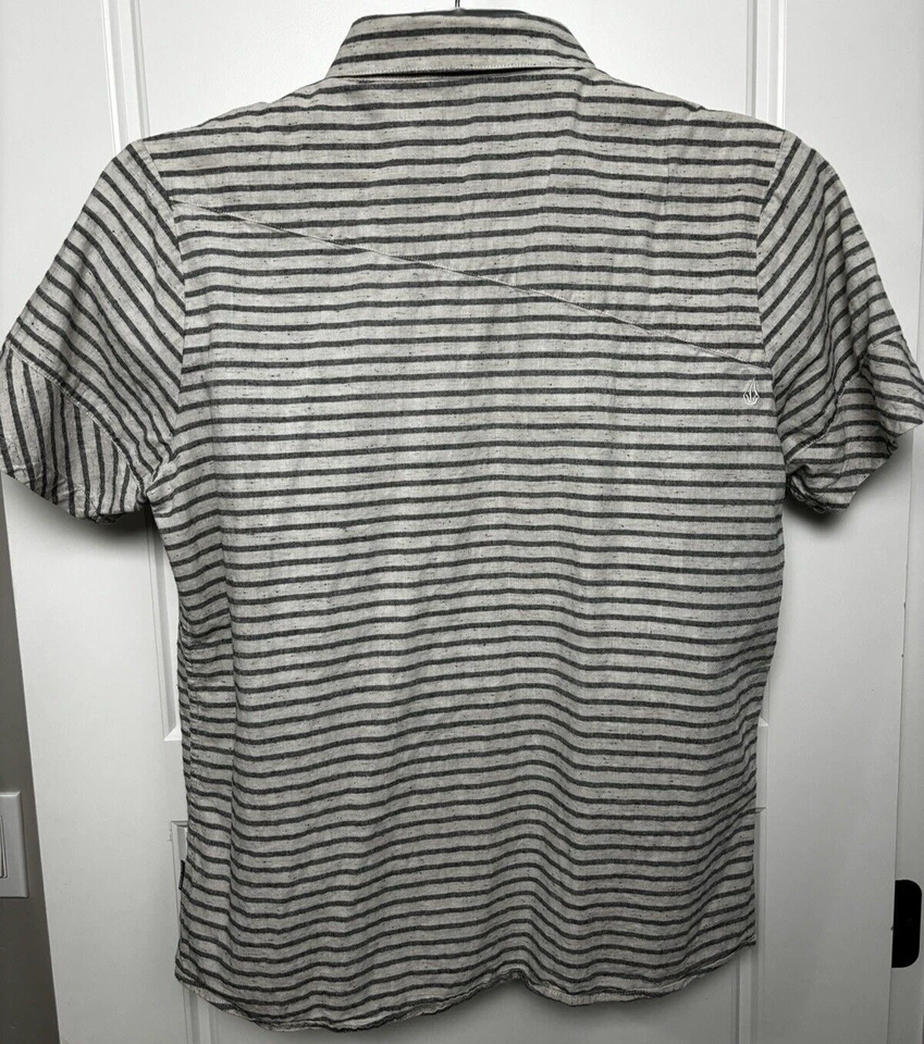 Volcom Modern Fit Button Down Short Sleeve Striped Shirt- Men's Large - Image 2 of 4
