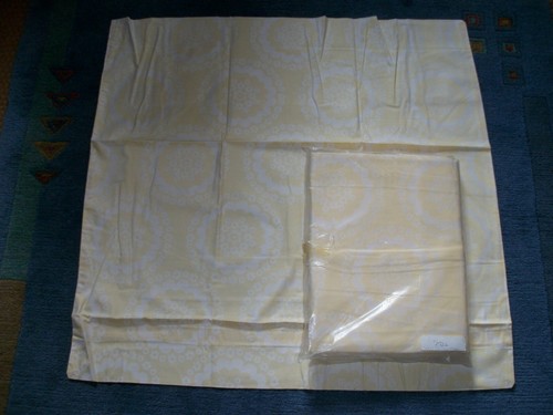 DAMASTBETTWÄSCHE 60er, gelb / weiß, 2 Garnituren 140x200 / 80x80 orig. verp NEU