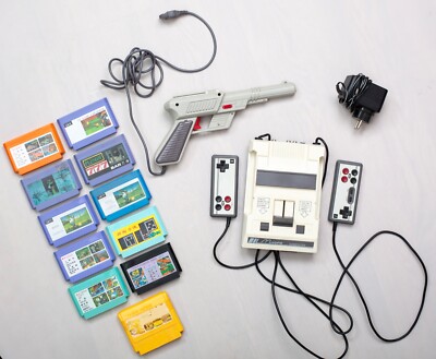 Vintage Micro Computer TV Video Game Console + 11 Cartridges, Gaming NES + Gun