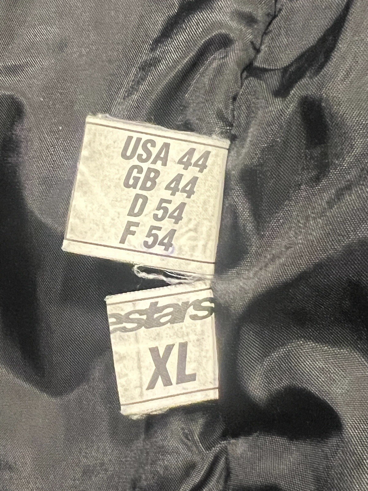 Foto 12 di 16