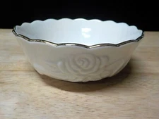  LENOX ROSE BLOSSOM BOWL WITH GOLD TRIM   NEW WITHOUT TAG OR ORIGINAL BOX  
