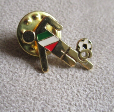 Italia 90 Spilla Coppa Del Mondo D'Oro Gadget Fuji Film i colori uffi – LUDOteca e dintorni