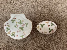 Wedgwood Wild Strawberry Egg Shape Dish w/ Lid & Shell Dish Free Shipping
