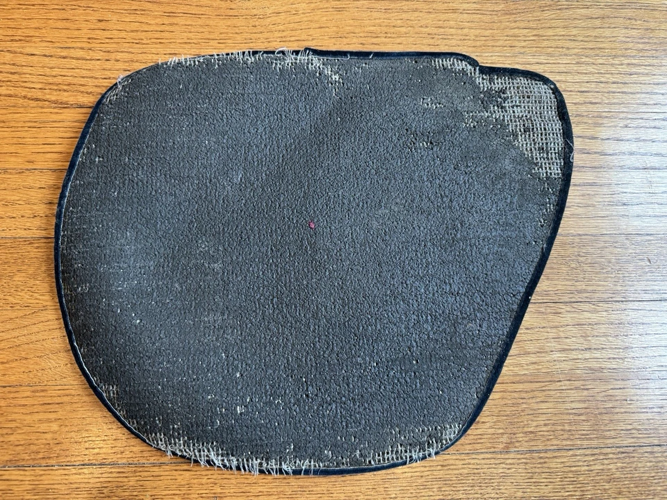 Porsche 964 911 1989-1994 Rare Blue Rear Driver Side Floor Mat  - Image 3 of 3
