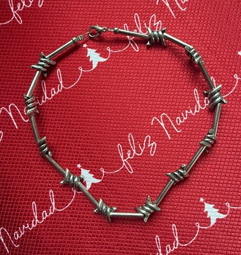 Silver Barbed Wire Necklace/Used