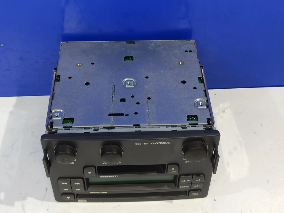 VOLVO S40 I VS Musik-Player ohne GPS 30887084 1.60 Petrol 80kw 2002 20685223 - Bild 2 von 4