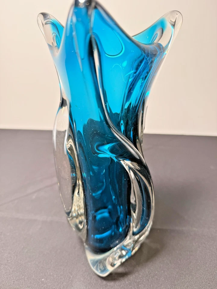 Chalet Signed Teal Sommerso Glass Vase - Hand-Blown Mid-Century Canadian - Image 3 of 4