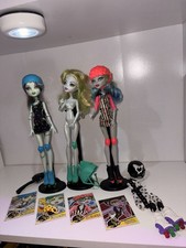 Monster High Ghoulia Yelps Frankie Lagoona skultimate roller skater