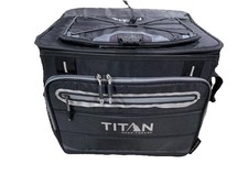 Refrigerador aislado Titan Deep Freeze 26 latas a prueba de fugas, negro