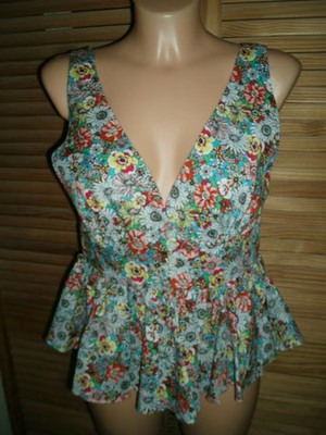 Top..Bluse..Vera + Lucy..Gr.34/36..Blumen..V-Ausschnitt.Schößchen..Ärmellos