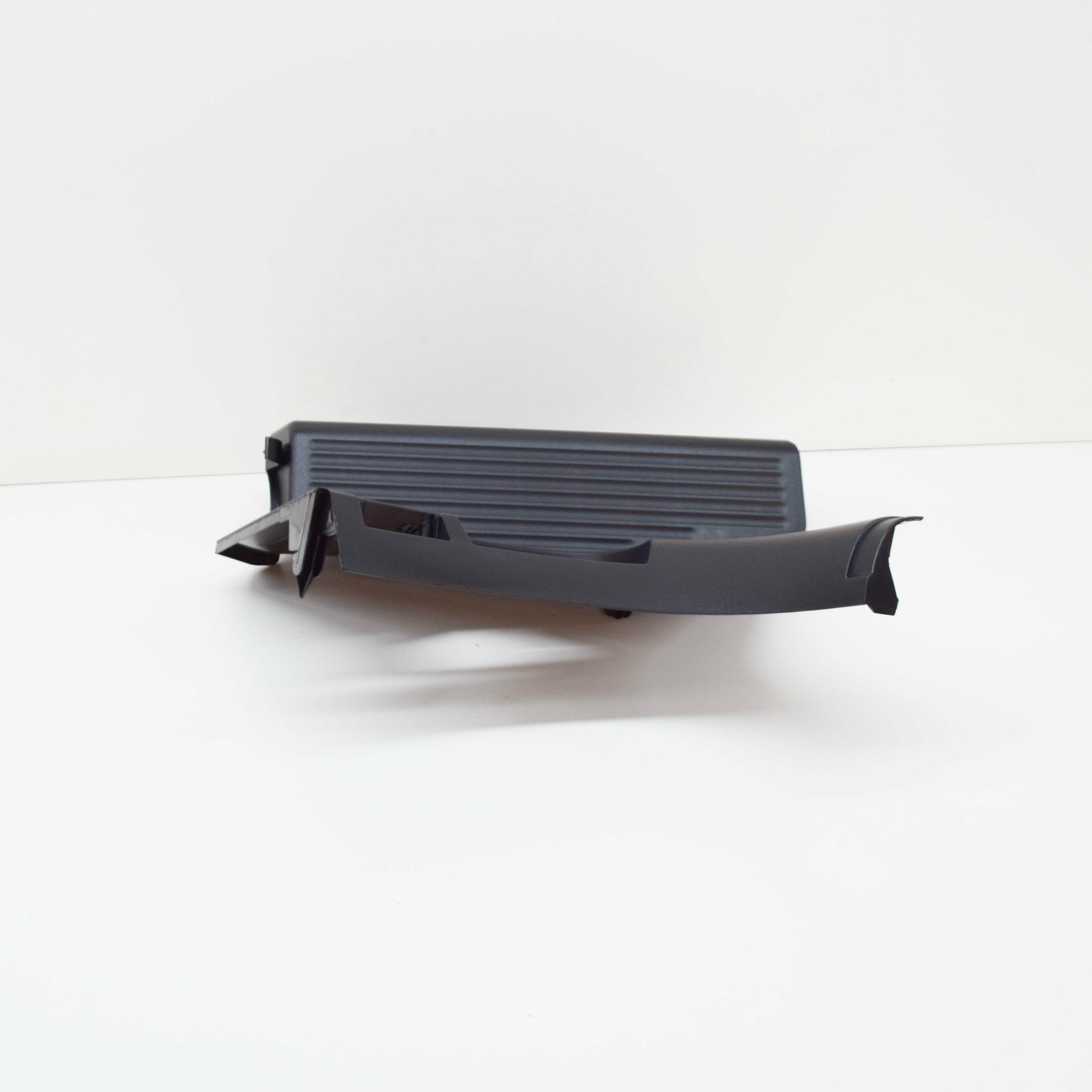 BMW 3 E46 Front Left Lateral Trim Panel 8227951 51438227951 NEW 