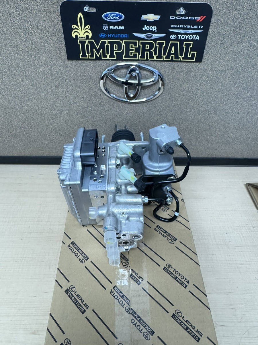 2013-2014 TOYOTA CAMRY HYBRID OEM NEW BRAKE BOOSTER & MASTER