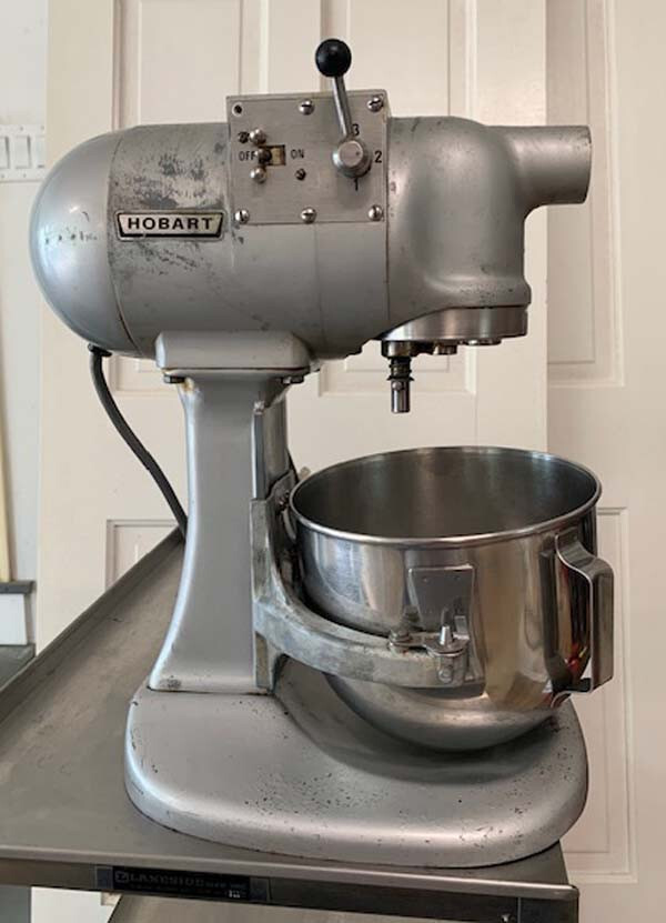 HOBART スタンドミキサー グレー N-50 Hobart N50 5-Quart Commercial Stand Mixer - Hobart - dot B