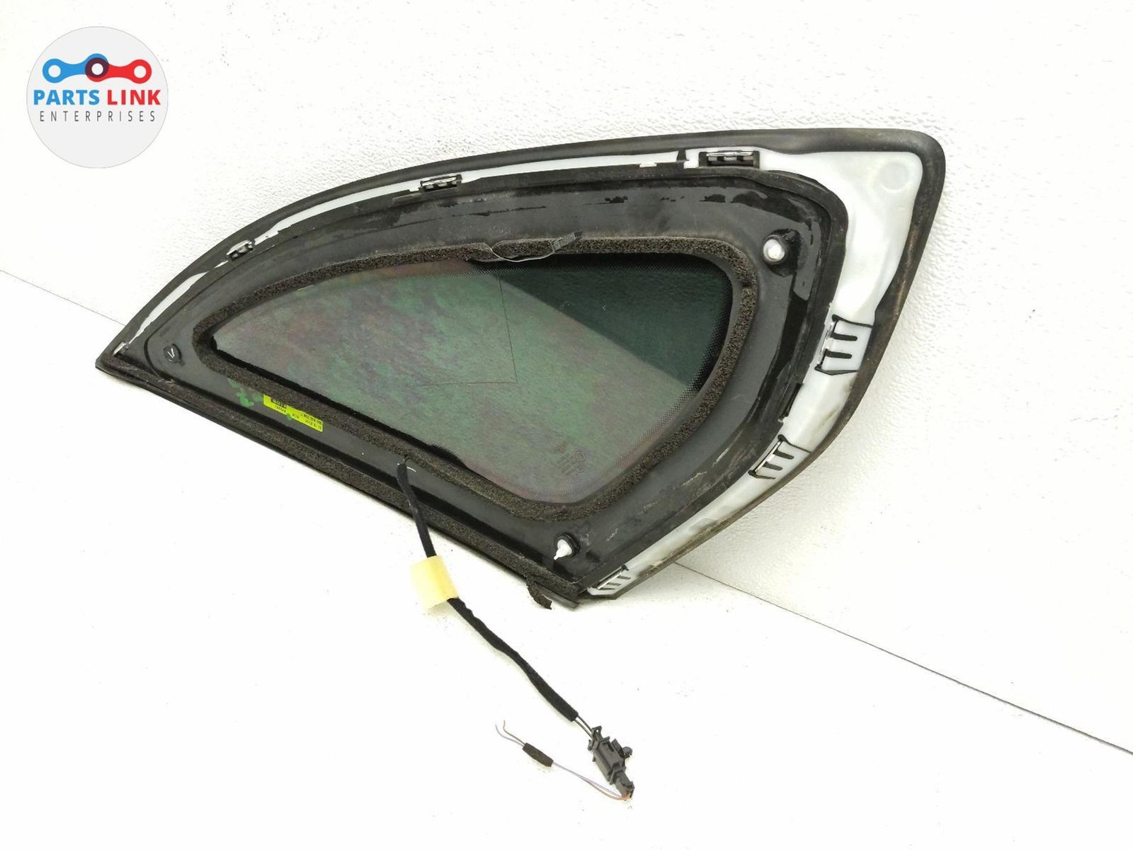 Bentley Bentayga 2016-2020 REAR+RIGHT Quarter glass