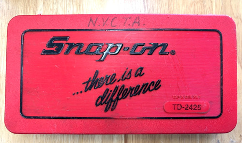 SNAP-ON TOOLS USA #TD2425 Tap and Die Set -Nice Condition