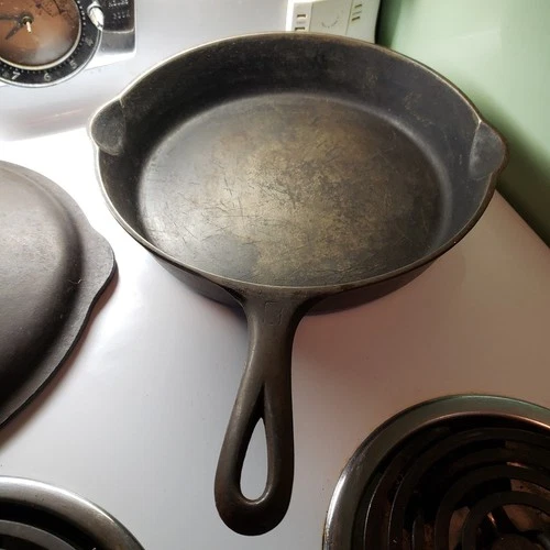 Griswold Cast Iron Skillet No 8 Small Block Logo ERIE PA 704 ~ NICE