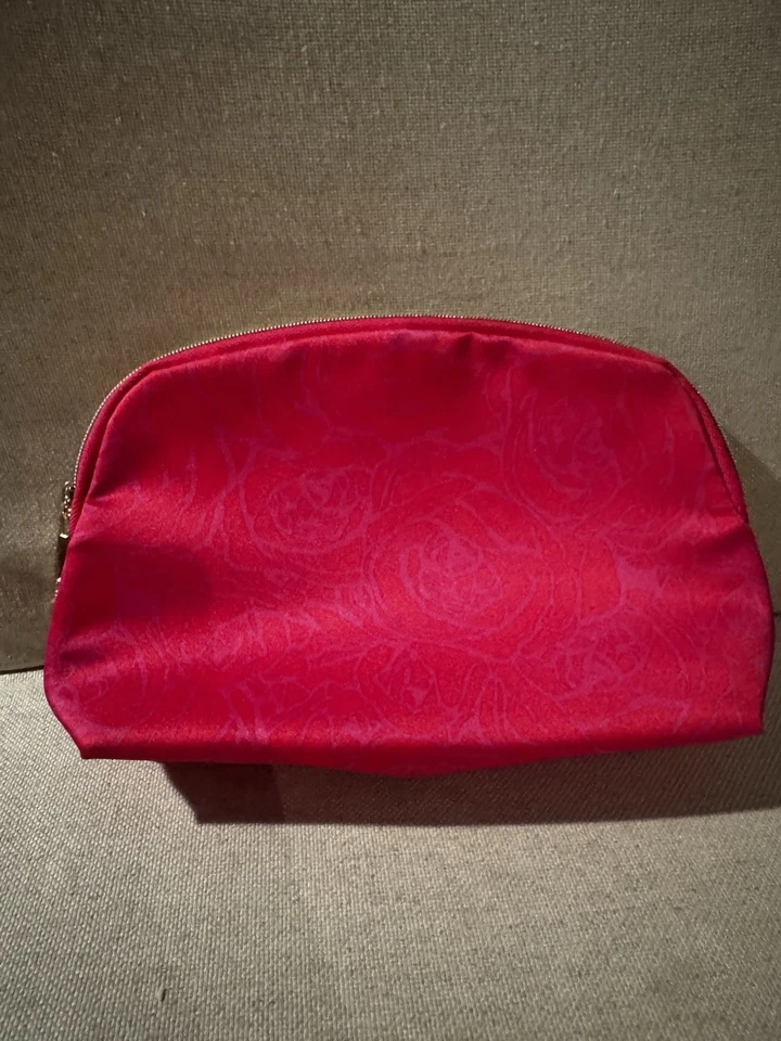 Lote de 3 bolsas de cosméticos Lancôme e Shiseido novas mais uma bolsa surpresa extra  - Imagem 3 de 4